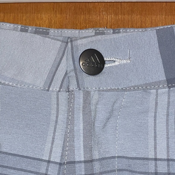 •ADIDAS•NWOT GRAY PLAID LIGHTWEIGHT GOLF SHORTS SIZE 32 - Picture 4 of 9